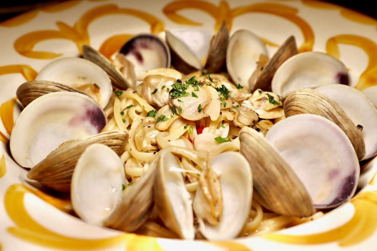 Littleneck clams with fresh linguini at Serena Pastifico.
